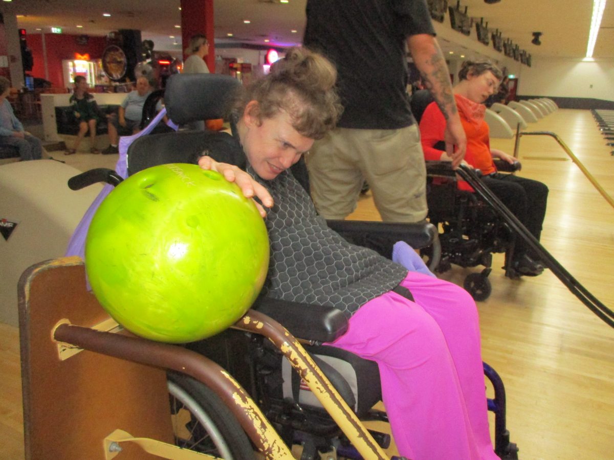 TEN PIN BOWLING SOUTHGATE (Sharing time with Pam)