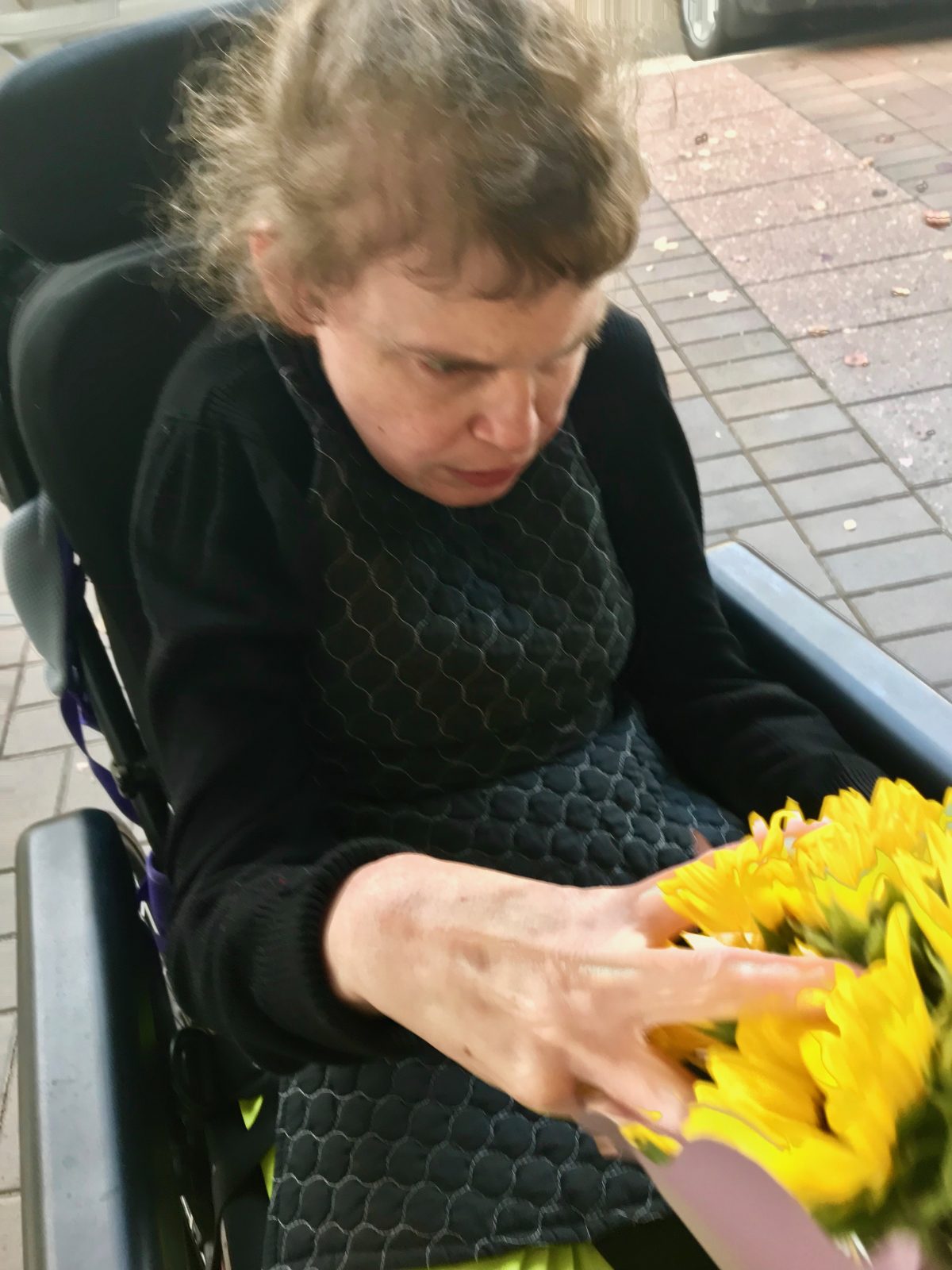 FLOWERS FOR MUM (Sharing time with Sharon)